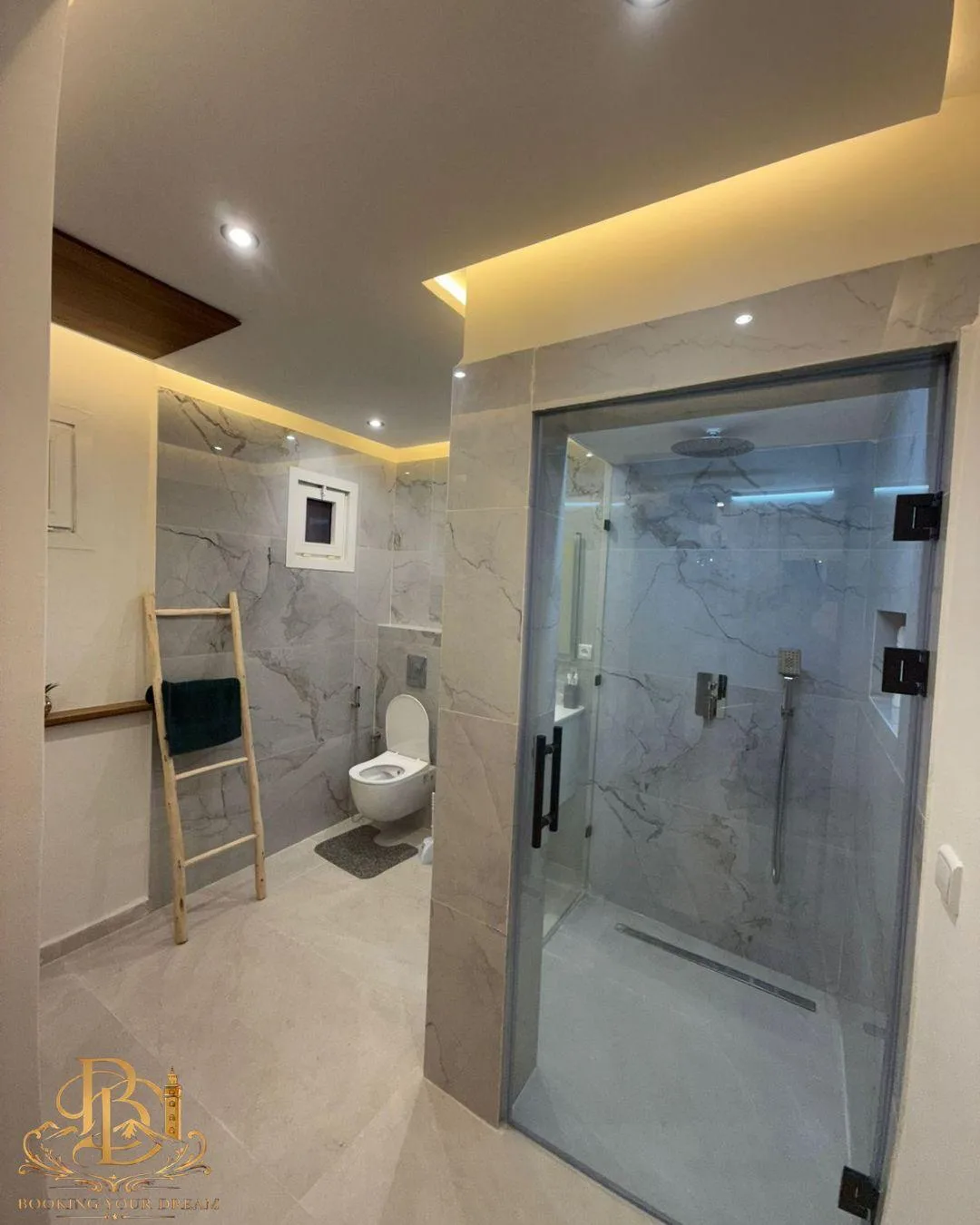 Charming Modern Apartment thumbnail 5