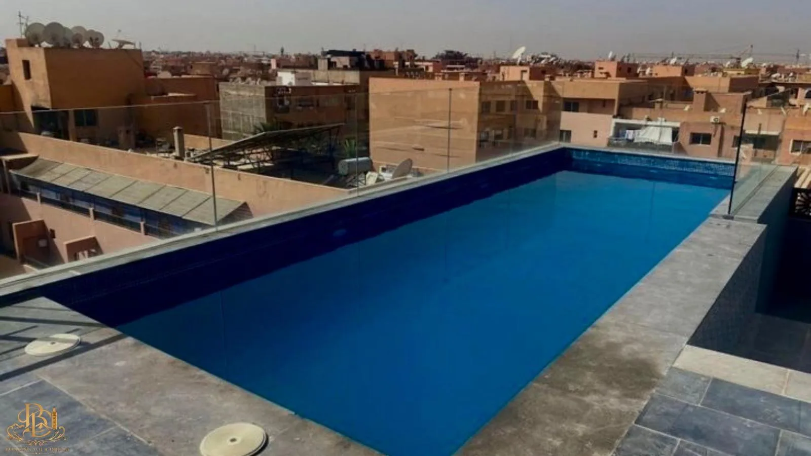 Spacious Modern Apartment thumbnail 6