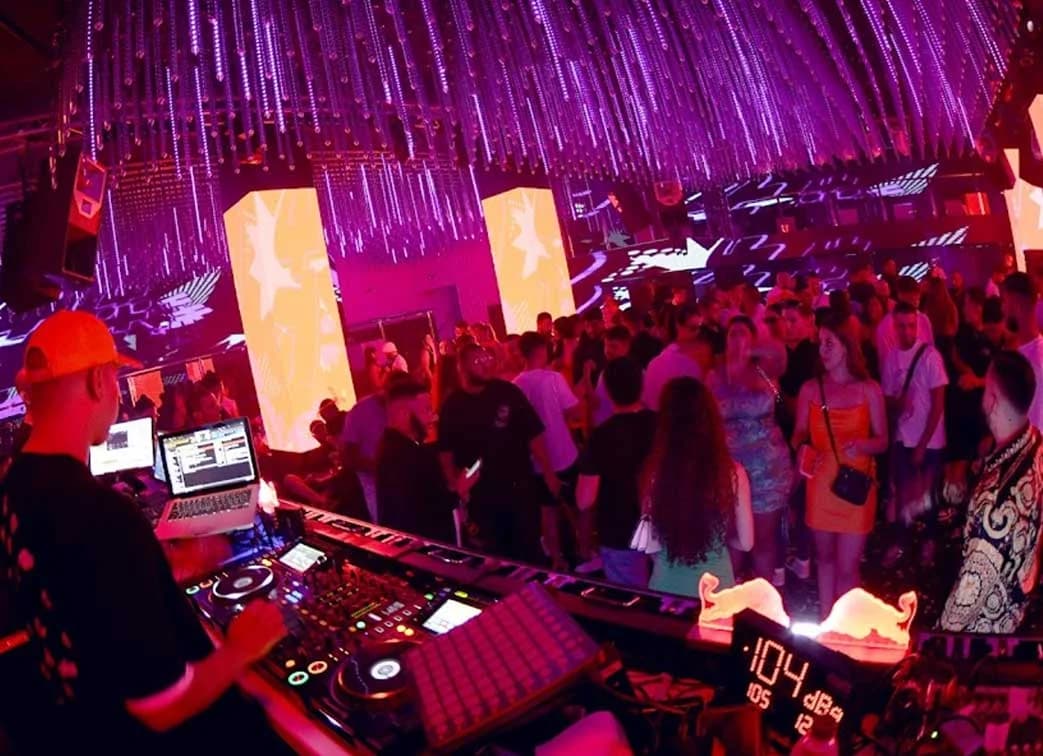 555 Famous Club — photo 2